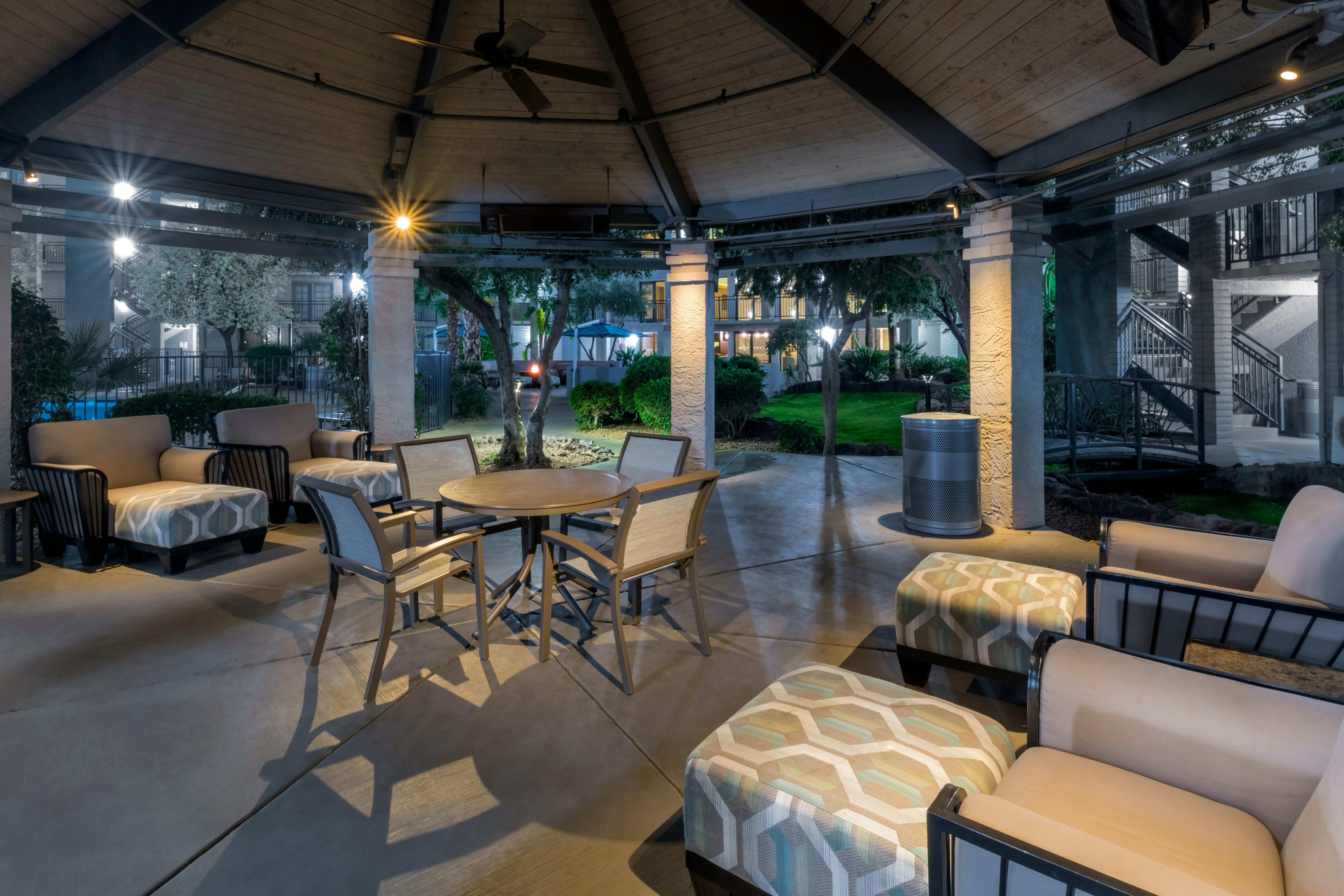 Holiday Inn And Suites Phoenix Airport North By Ihg Exteriér fotografie