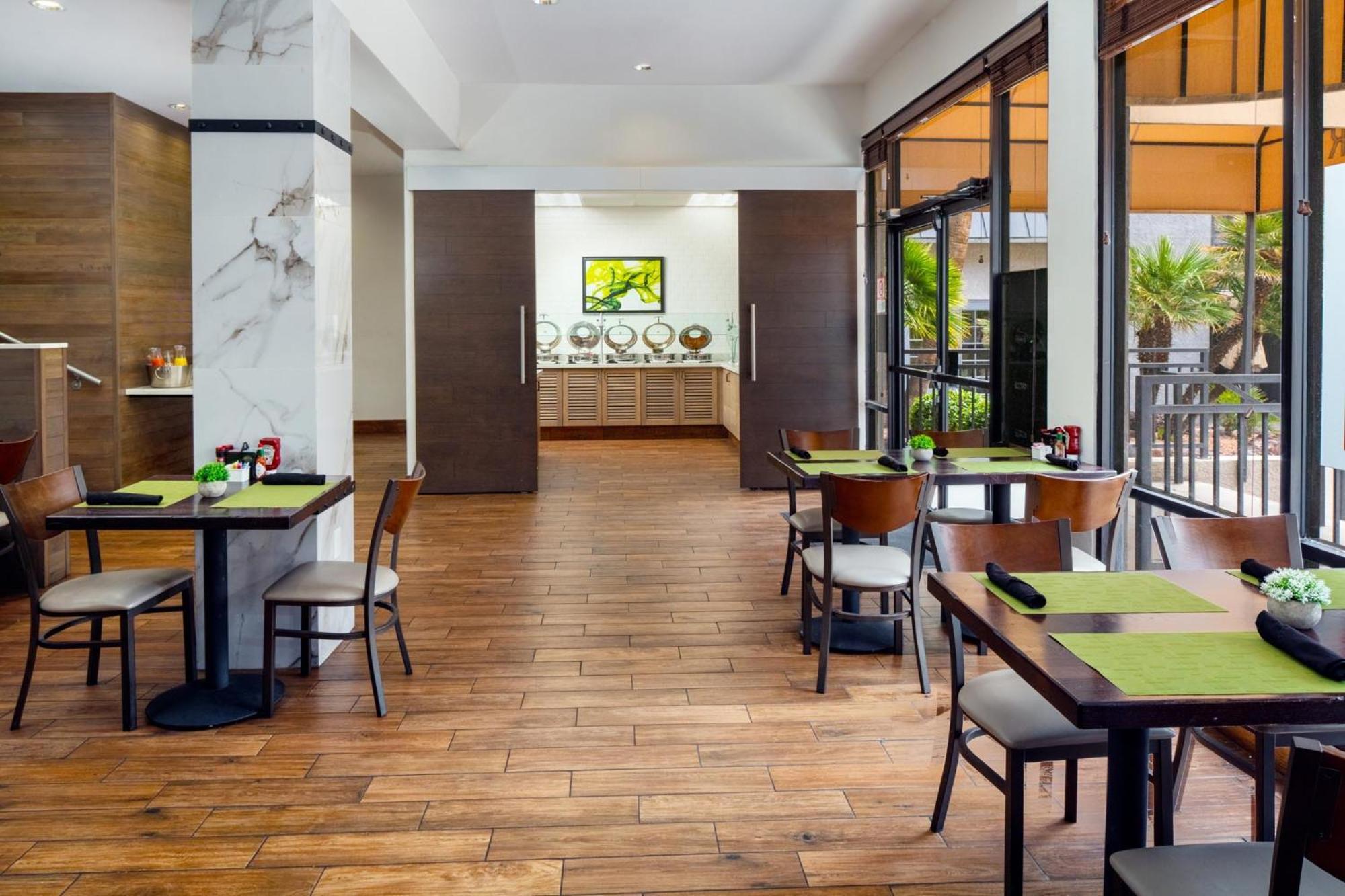 Holiday Inn And Suites Phoenix Airport North By Ihg Exteriér fotografie